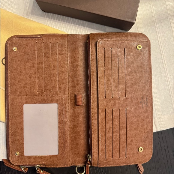 Louis Vuitton XL large wallet/clutch - Picture 2 of 10
